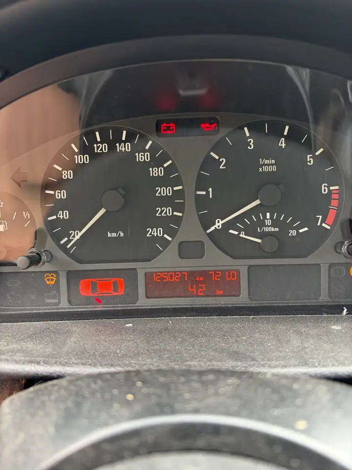 BMW 320i Sport Edition, foto 12