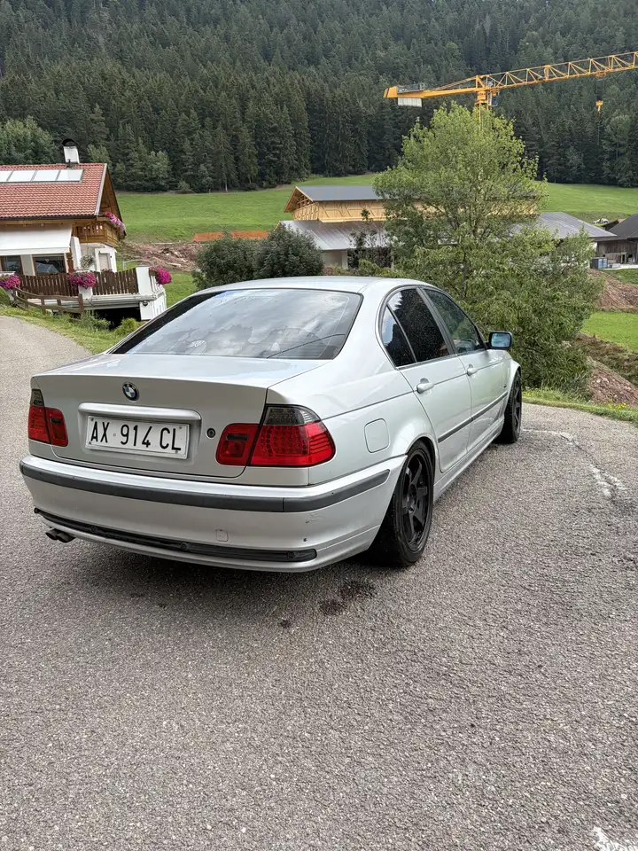 BMW 320i Sport Edition, foto 3