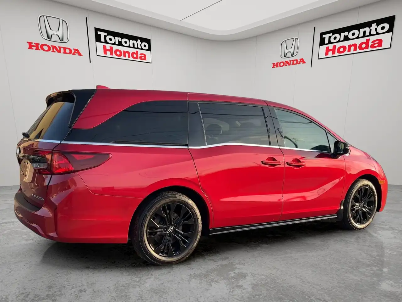 Honda Odyssey снимка Honda Odyssey