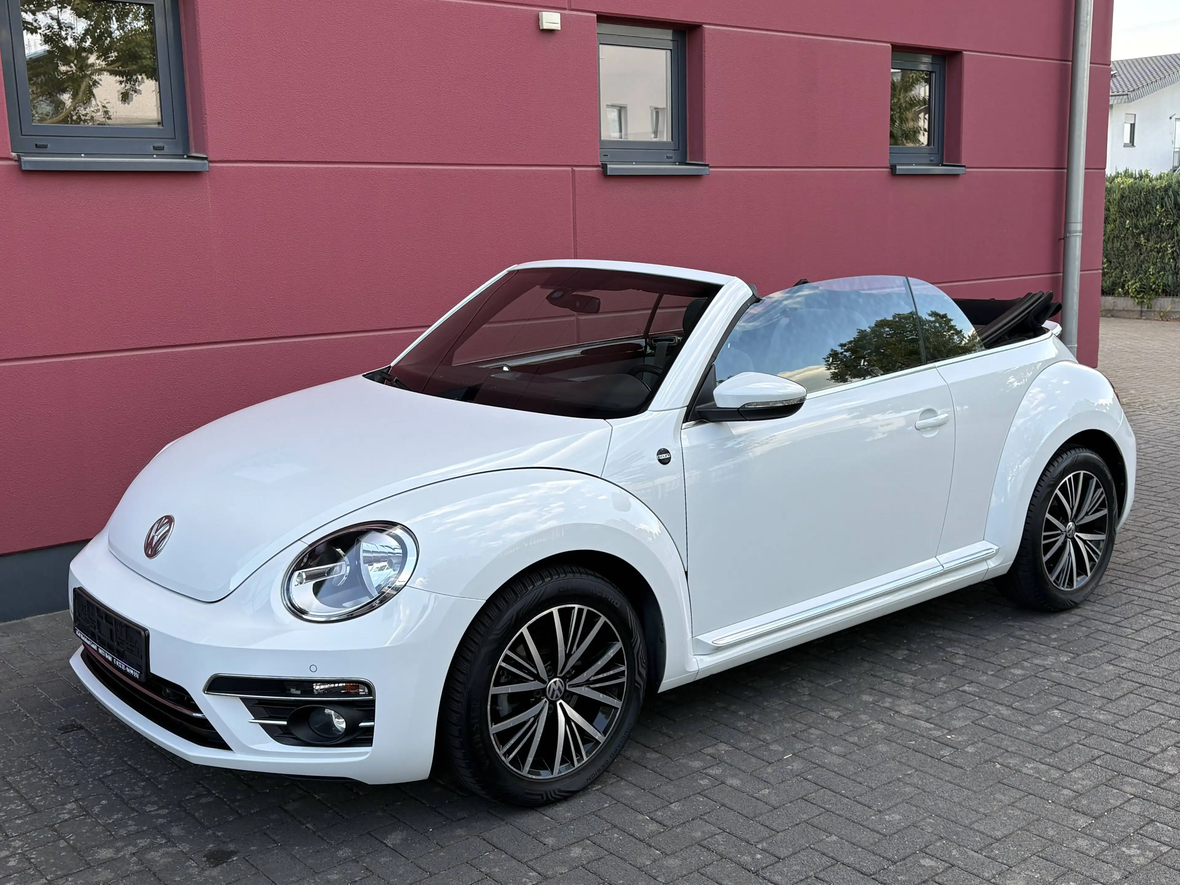 Volkswagen Beetle CABRIO 1.2 TSI BLUEMOTION TECH SONDERMODELL SOUND 1-HAND TOP*