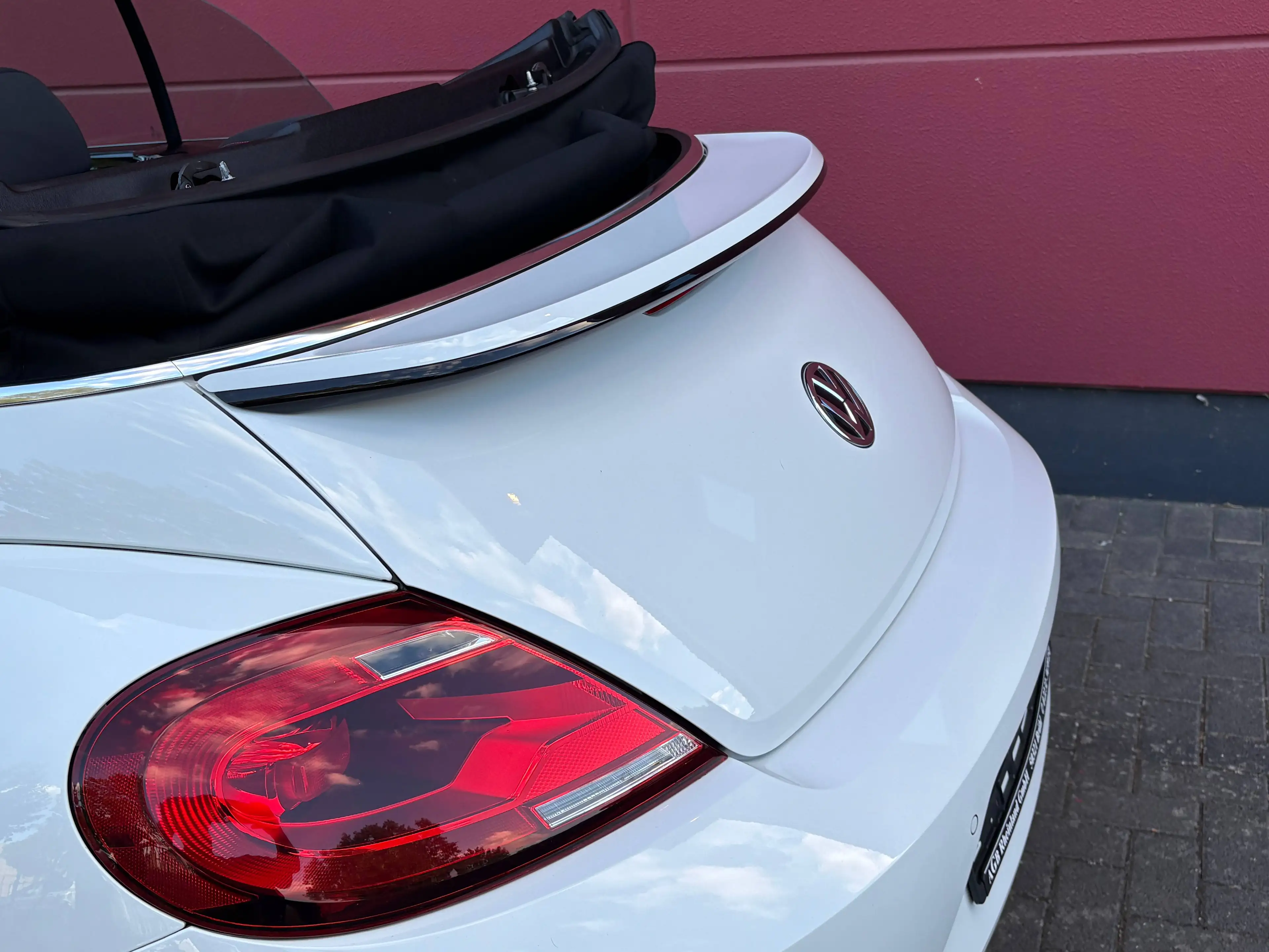 Volkswagen Beetle CABRIO 1.2 TSI BLUEMOTION TECH SONDERMODELL SOUND 1-HAND TOP* — photo 9