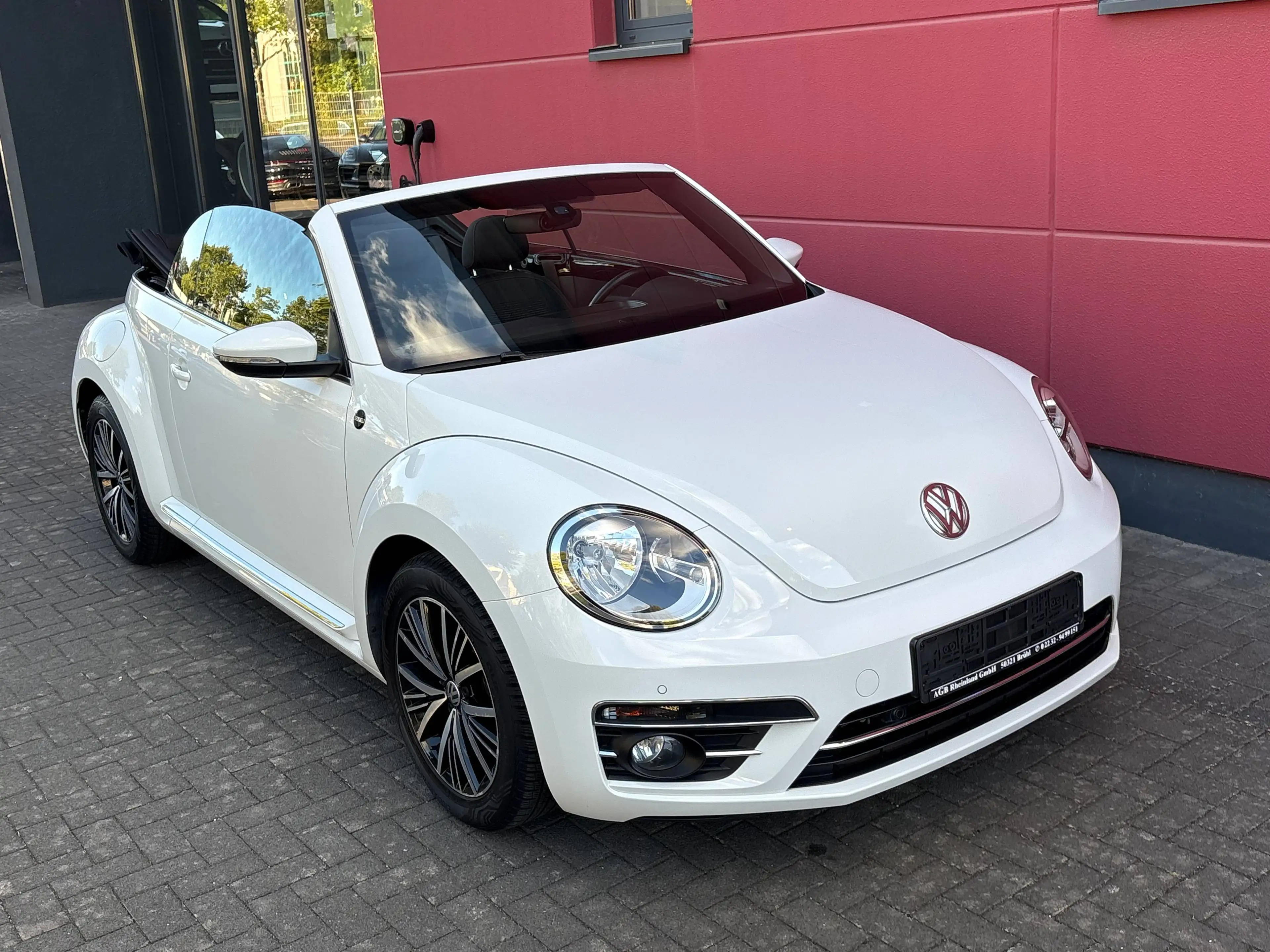 Volkswagen Beetle CABRIO 1.2 TSI BLUEMOTION TECH SONDERMODELL SOUND 1-HAND TOP* — photo 3