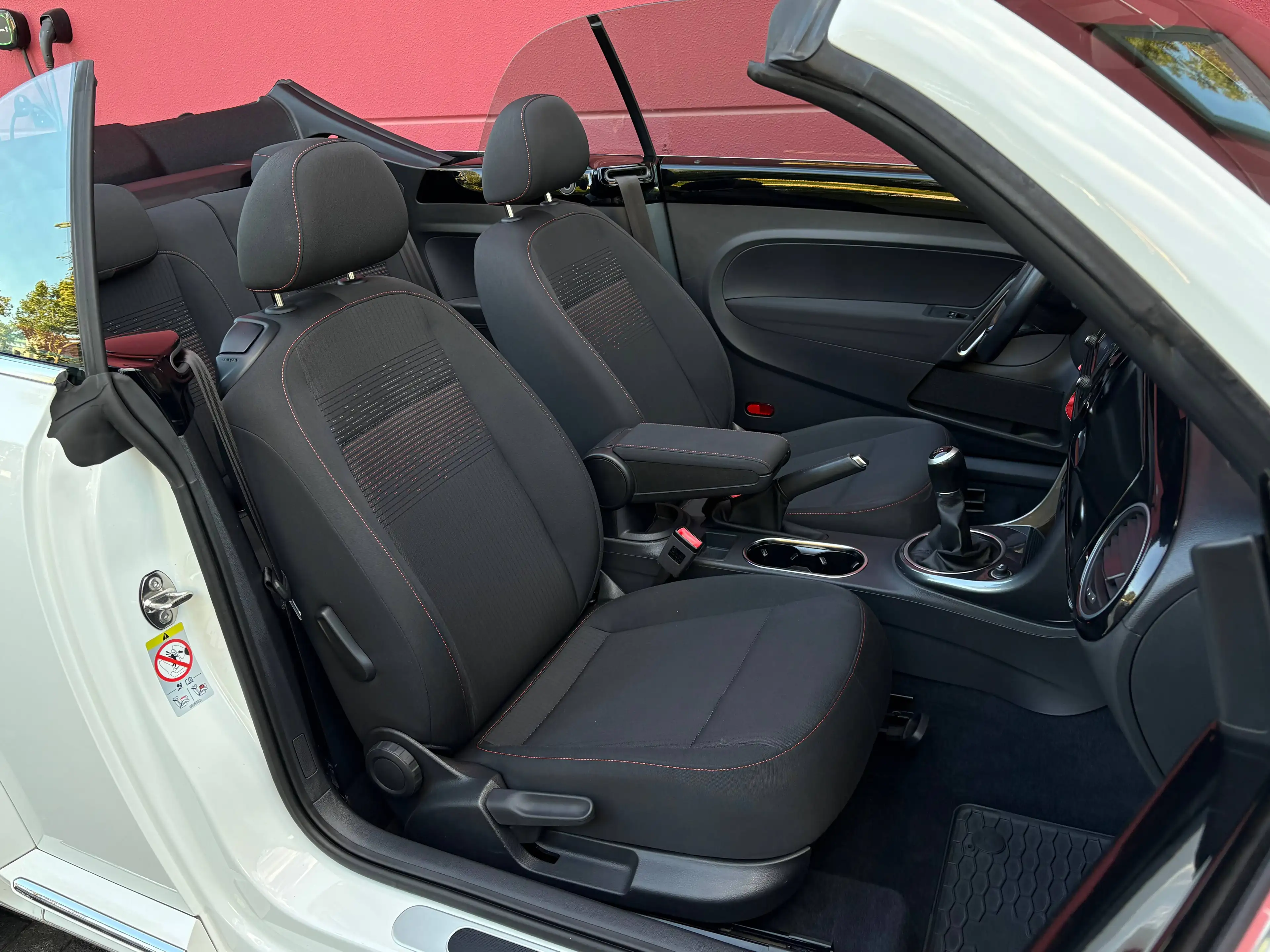 Volkswagen Beetle CABRIO 1.2 TSI BLUEMOTION TECH SONDERMODELL SOUND 1-HAND TOP* — photo 14