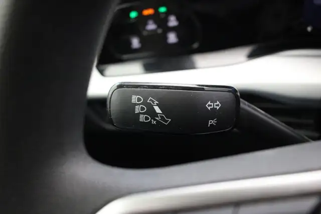 Volkswagen Golf view 21
