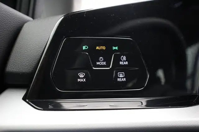 Volkswagen Golf view 25