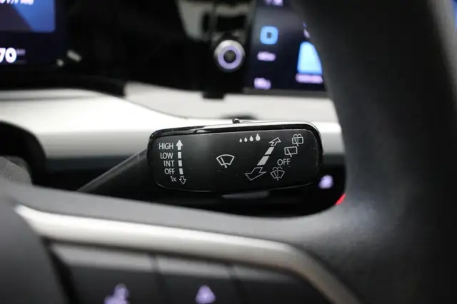 Volkswagen Golf view 22