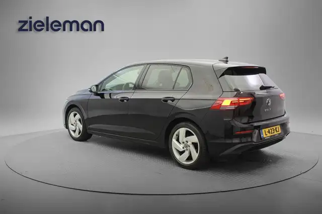 Volkswagen Golf view 3