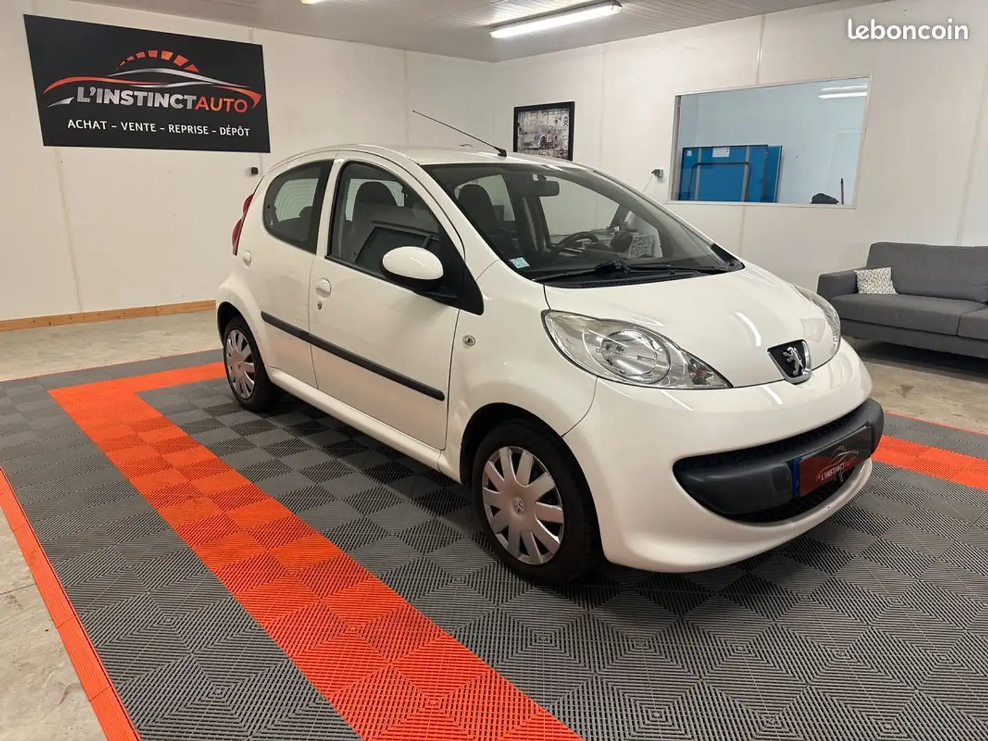 Peugeot 107 1.0 TRENDY - 1