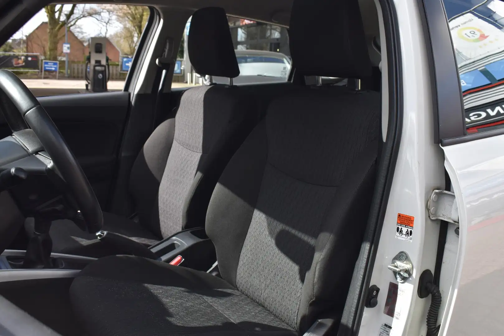 Suzuki Baleno 1.2 Dynamic Airco | Trekhaak | Stoelverwarming | 1 Weiß - 2