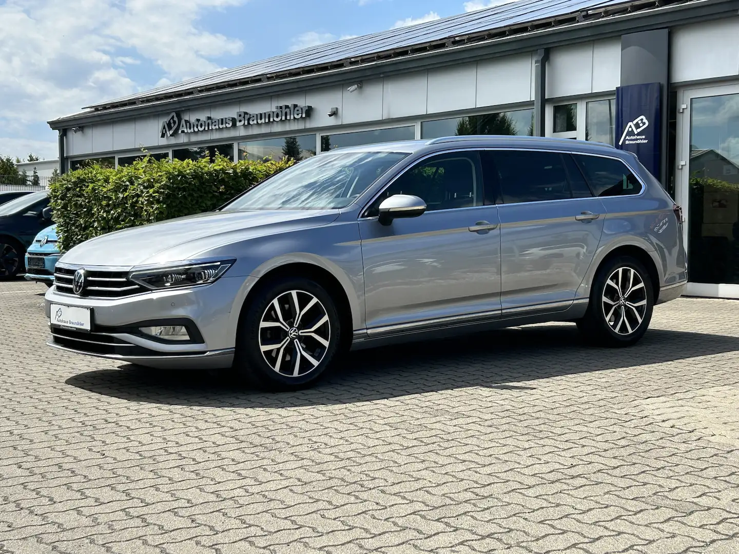 Volkswagen Passat Variant Elegance 2.0 TDI DSG*Standhzg*IQ* Silber - 2