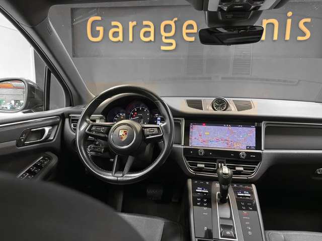 Porsche Macan — photo 10