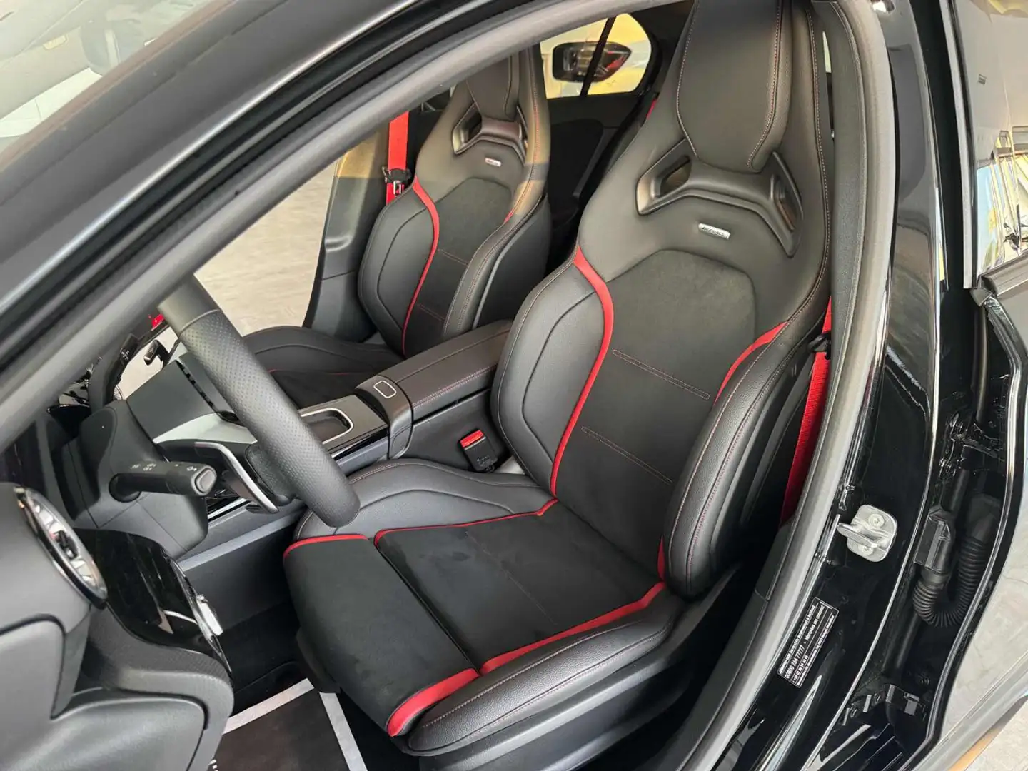 Mercedes-Benz A 35 AMG 4Matic Tetto+multibeam+sedili+mbux+ Nero - 2