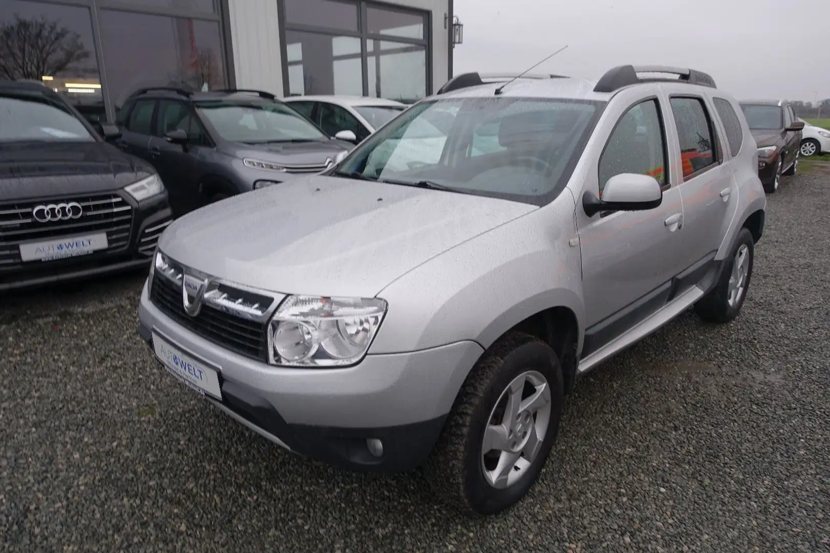 Dacia Duster 1.6 105PS KLIMA AHK 1.Hand Insp+TÜV NEU Argent - 2