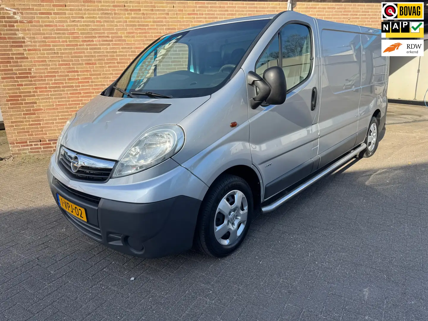 Opel Vivaro 2.0 CDTI L2H1 Gris - 1