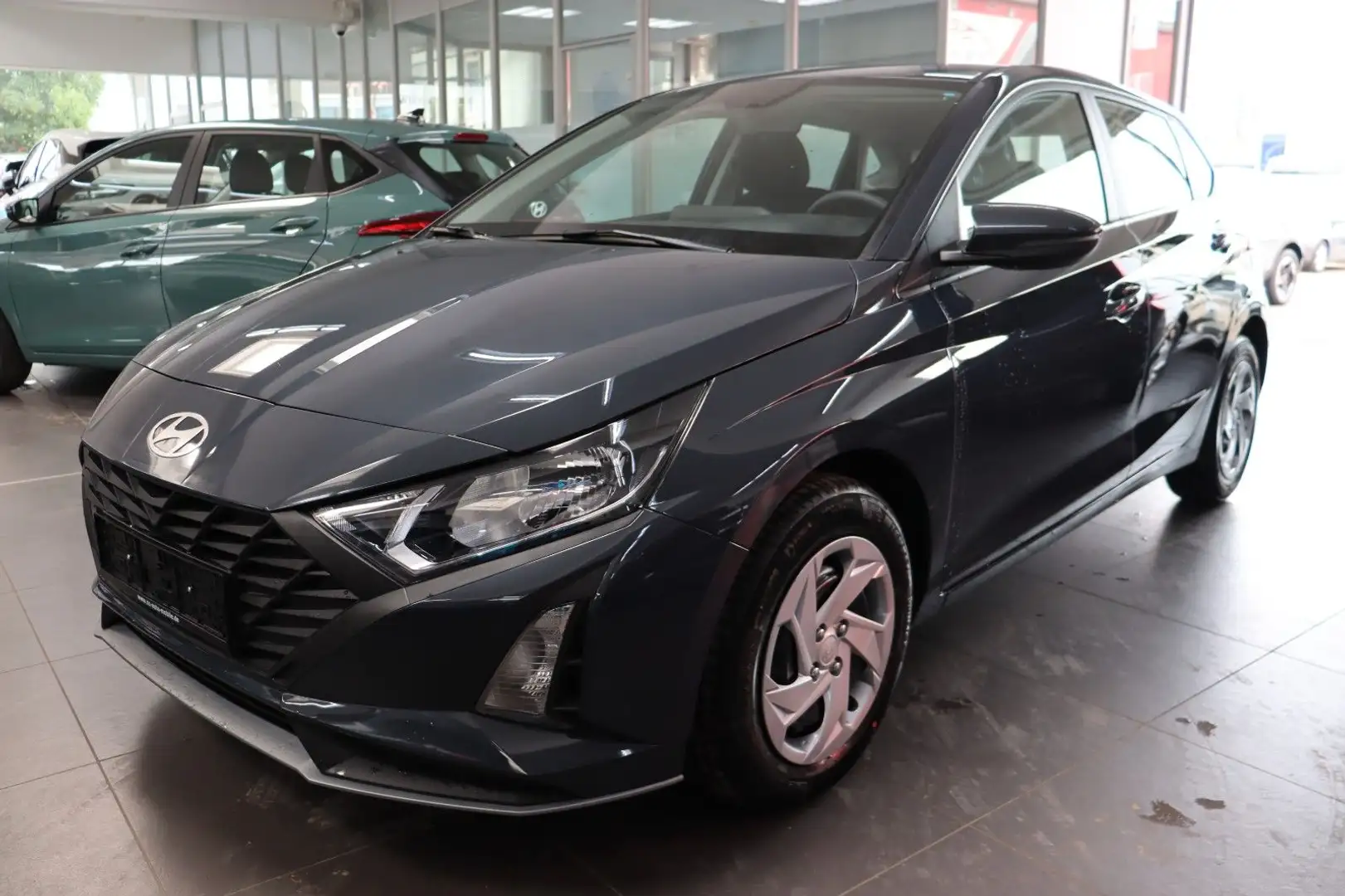 Hyundai i20 1.2 Navi Klima PDC R.cam Tempomat SOFORT Grau - 1
