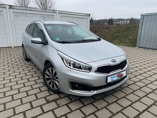 Kia Ceed / cee'd 1.6 cee'd Navi Kamera Euro6 136ps pdc Alu