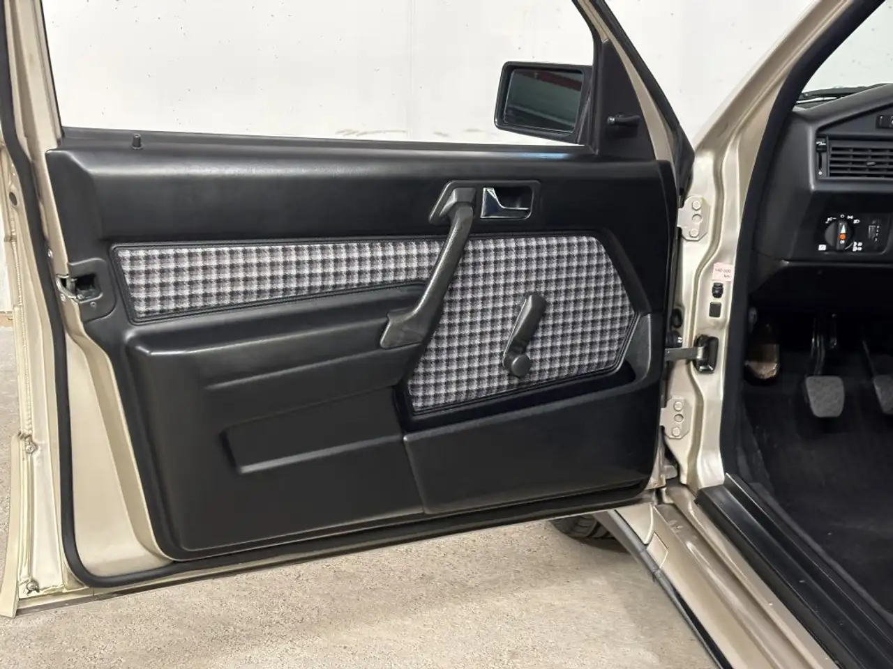 Mercedes-Benz 190 E 2,3 - 16, foto 9