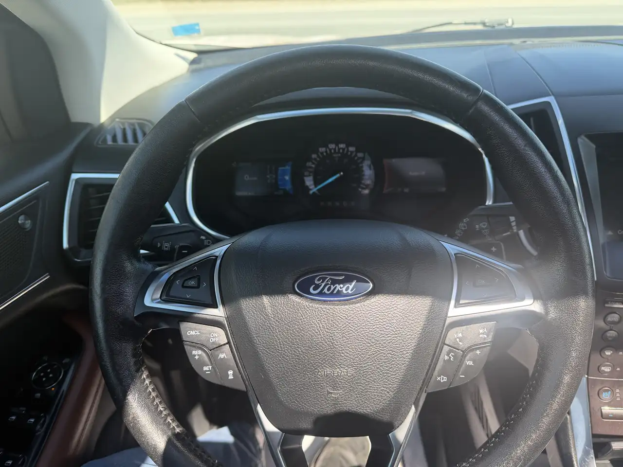 Ford Edge снимка Ford Edge