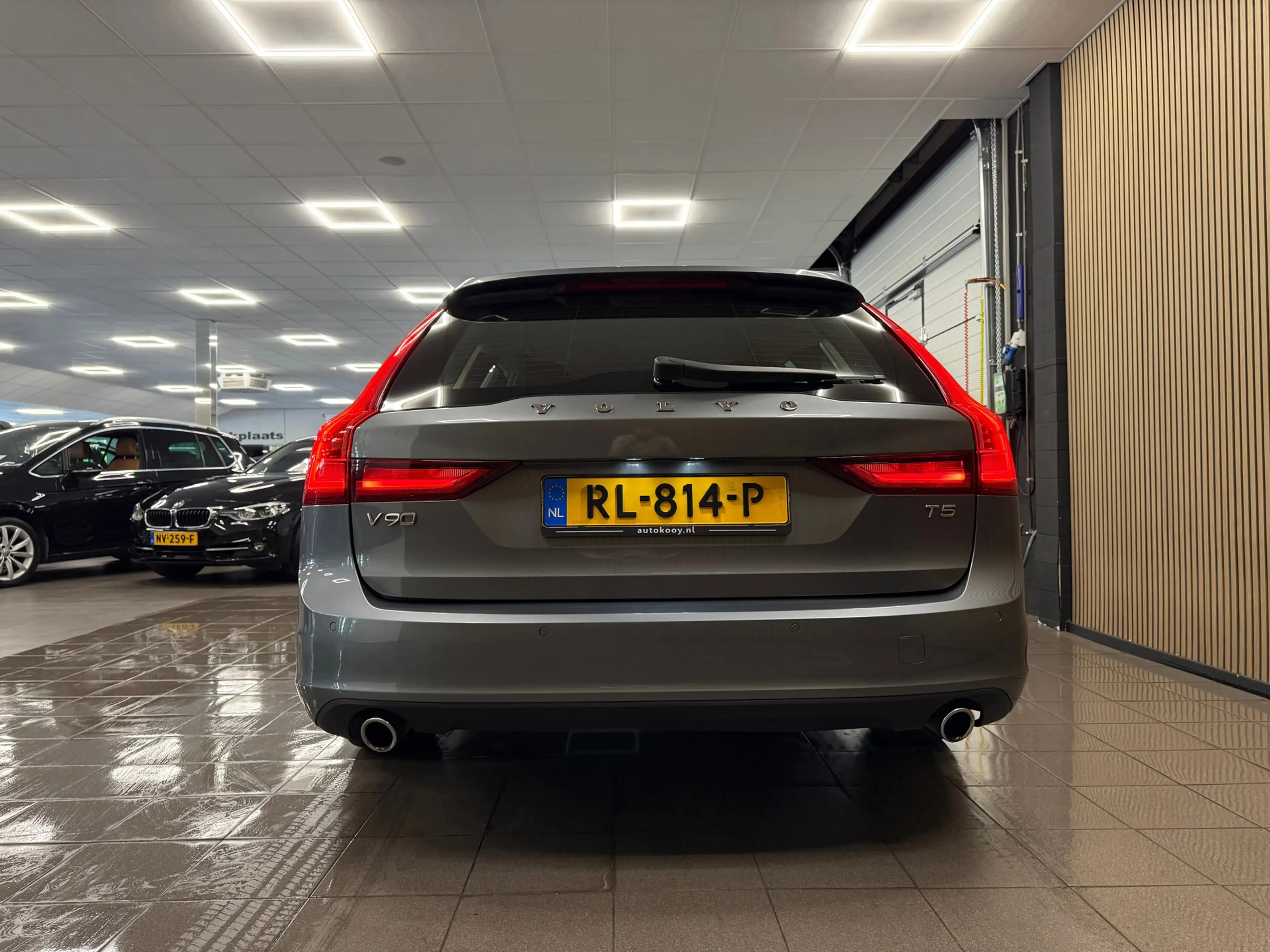 Volvo V90 2.0 T5 90th Anniversary Edition * Automaat / Trekh — photo 4
