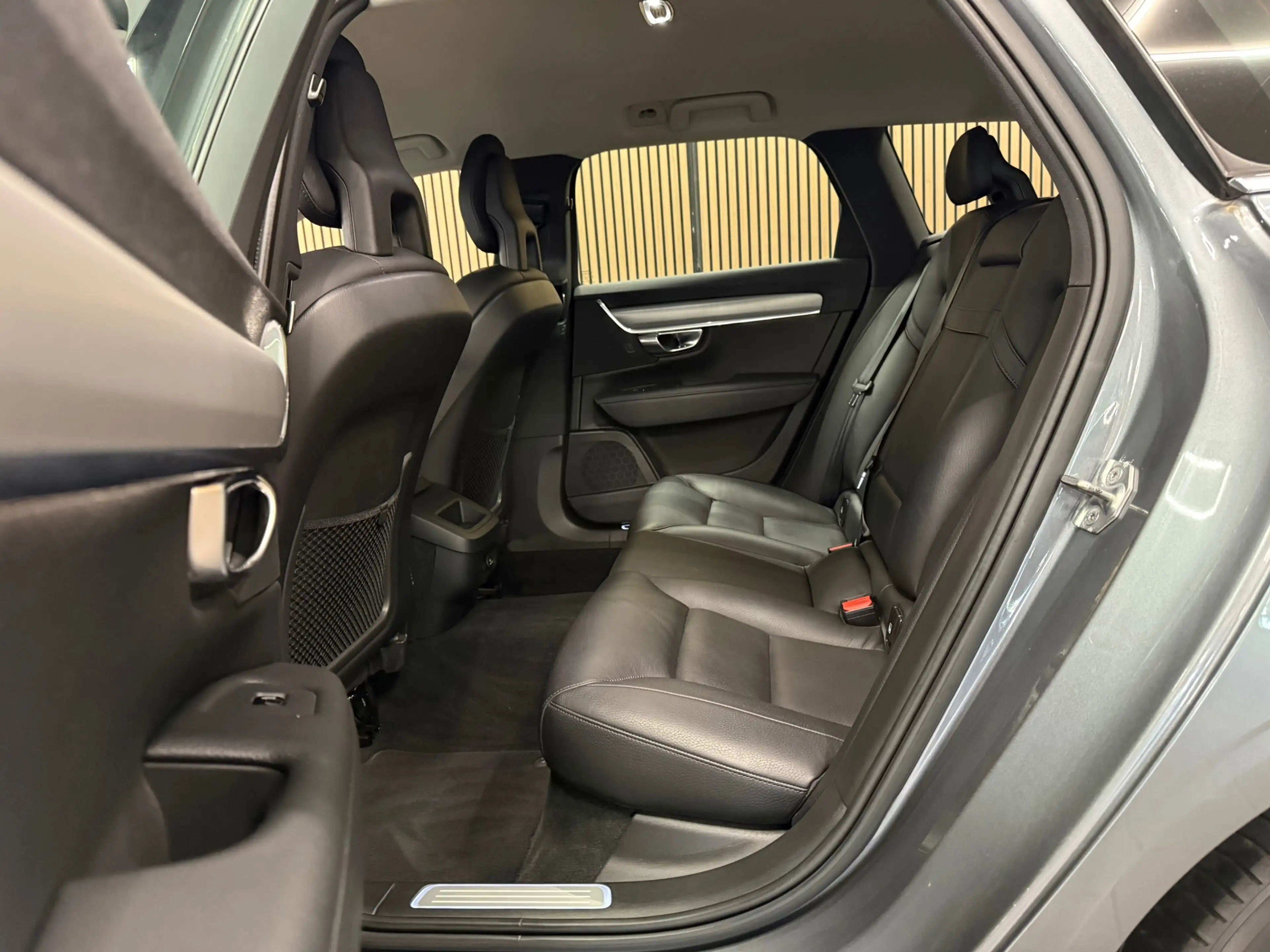 Volvo V90 2.0 T5 90th Anniversary Edition * Automaat / Trekh — photo 22