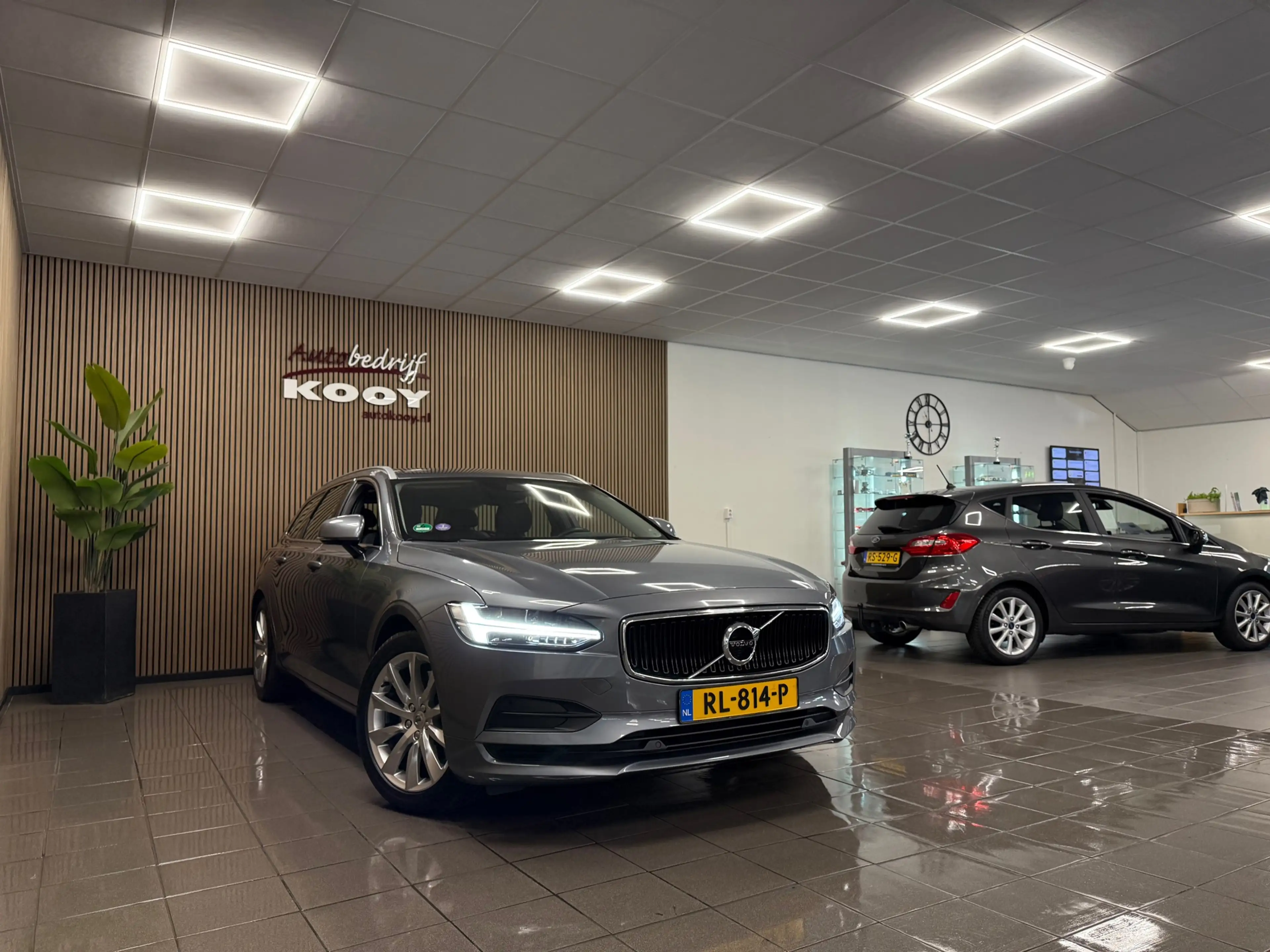 Volvo V90 2.0 T5 90th Anniversary Edition * Automaat / Trekh — photo 9