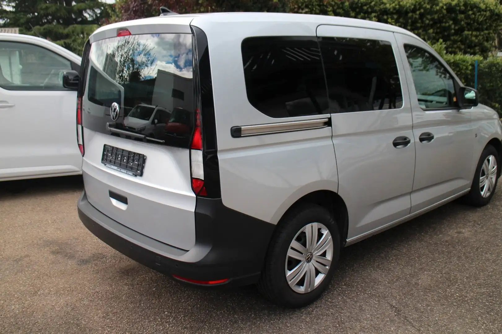 Volkswagen Caddy 2,0TDI SCR/NeuMod/Nav/Multi/Klim/PDC/Temp Silber - 2