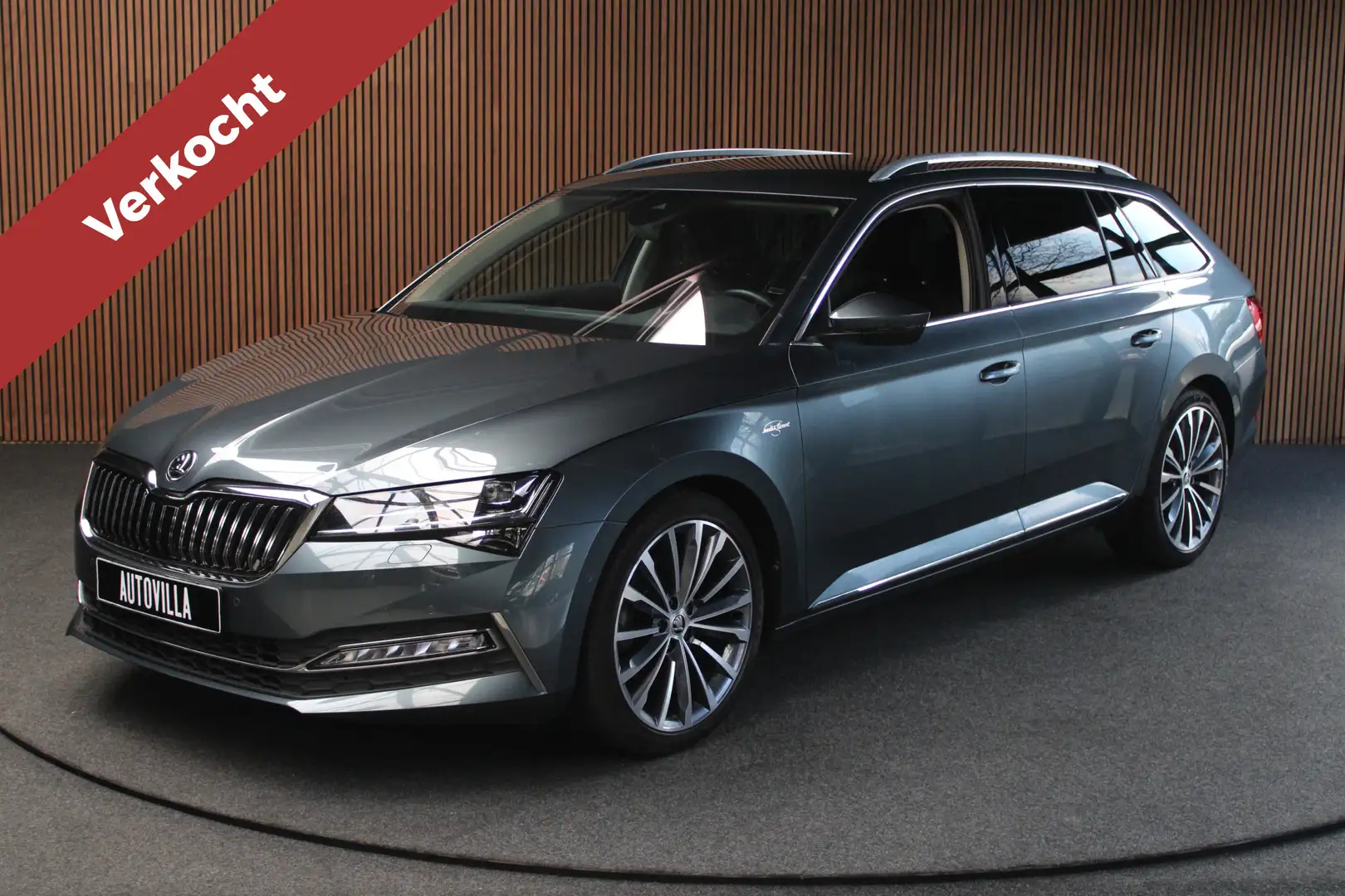 Skoda Superb Combi 2.0 TSI Laurin & Klement Navi Leer ACC Elekt Grau - 1