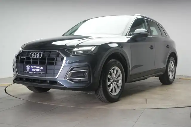 Audi Q5 view 3