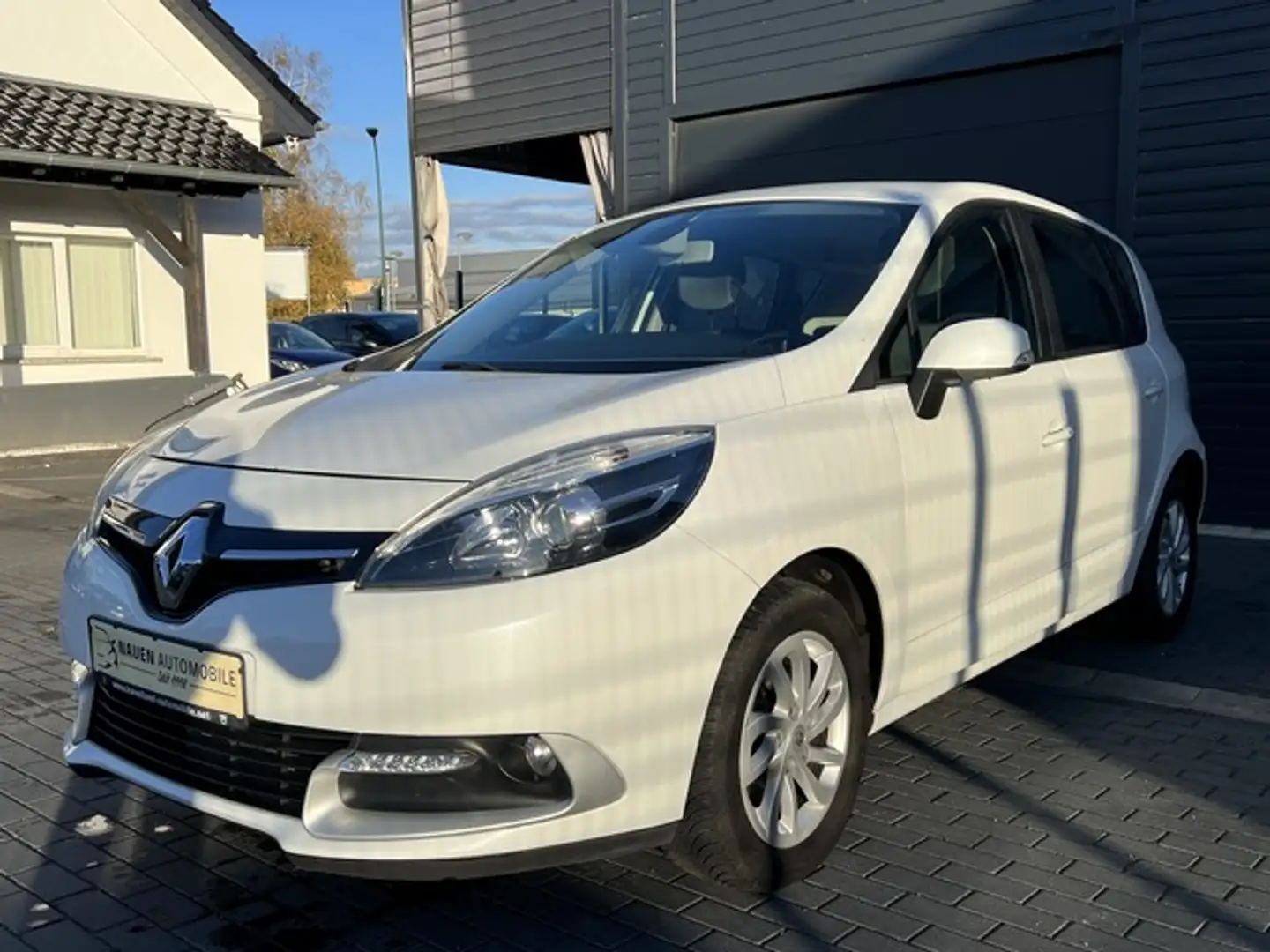 Renault Scenic III Paris Automatik+Navi+PDC+AHK+Allwetter+ Weiß - 1