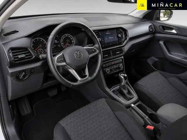 Volkswagen T-Cross view 3