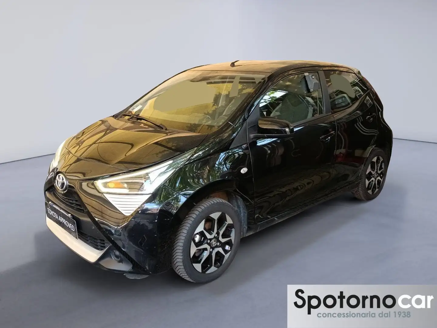 Toyota Aygo Aygo Connect 1.0 VVT-i 72 CV 5 porte x-play MMT Noir - 1