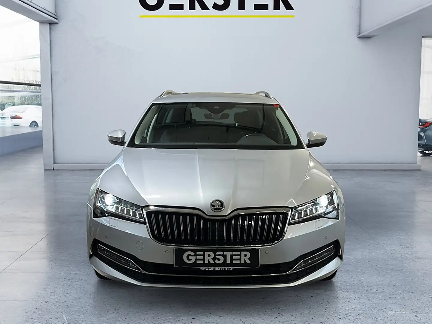 Skoda Superb 2.0 TDI Style (EURO 6d) Silber - 2