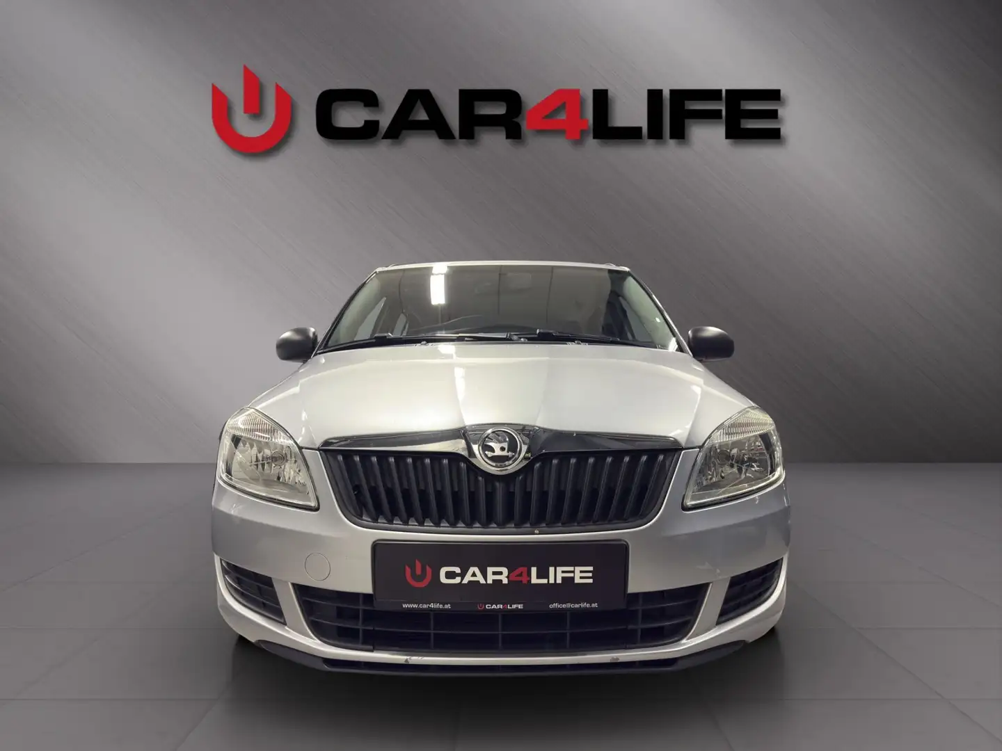 Skoda Fabia Combi Active+ 1,2 TSI DSG Grau - 2