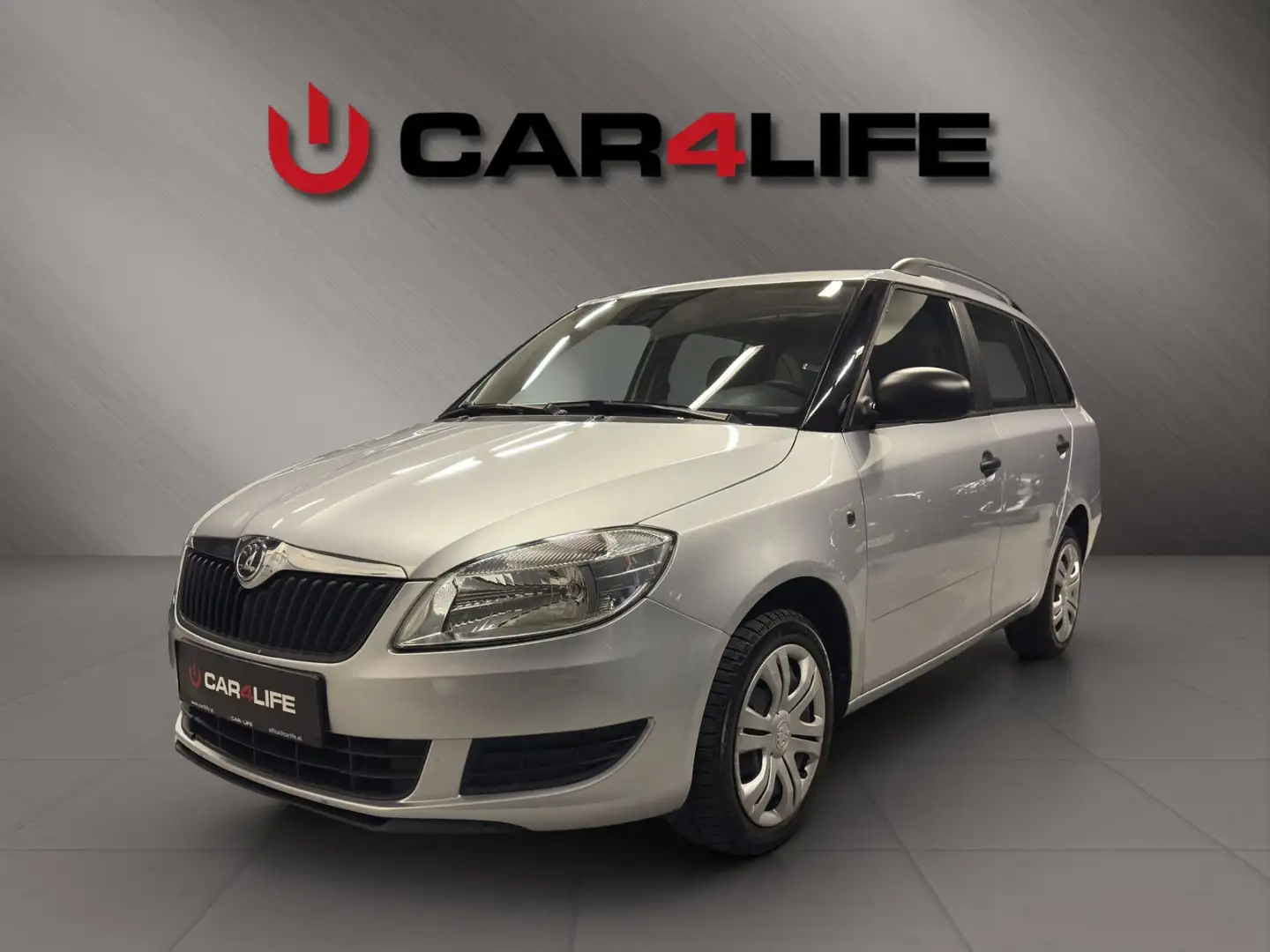 Skoda Fabia Combi Active+ 1,2 TSI DSG Grau - 1