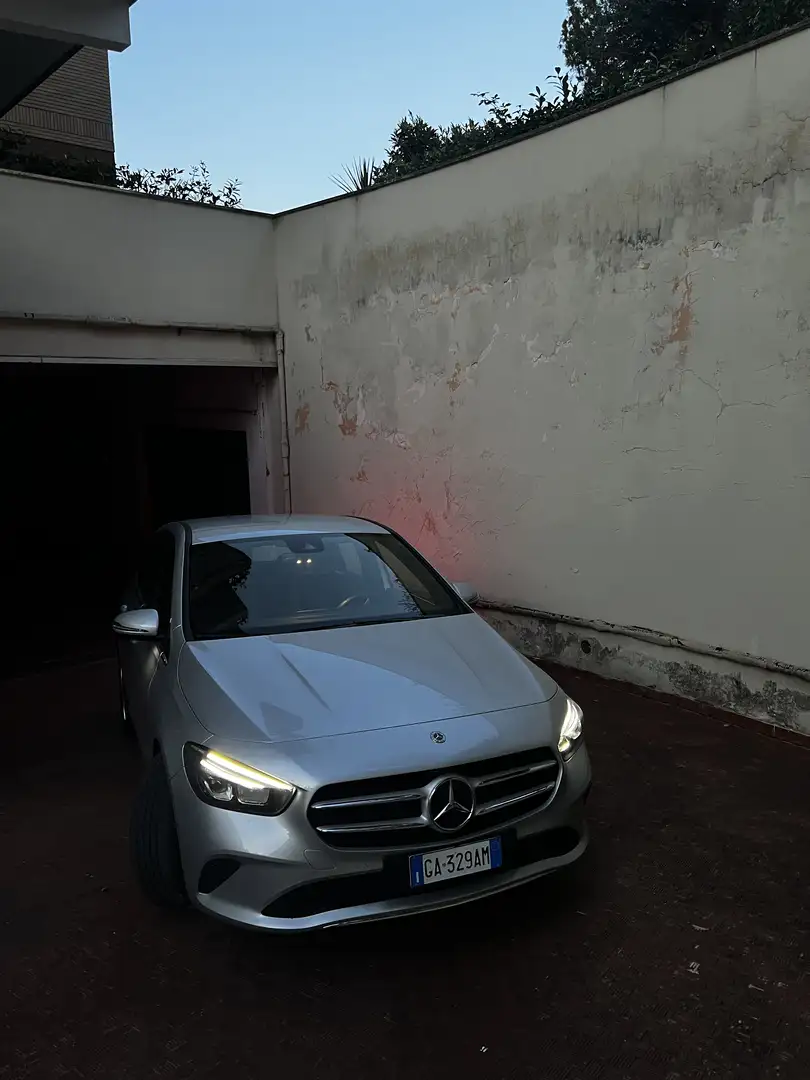 Mercedes-Benz B 180 Sport Plus auto, Tagliandi ufficiali,2 treni gomme - 2