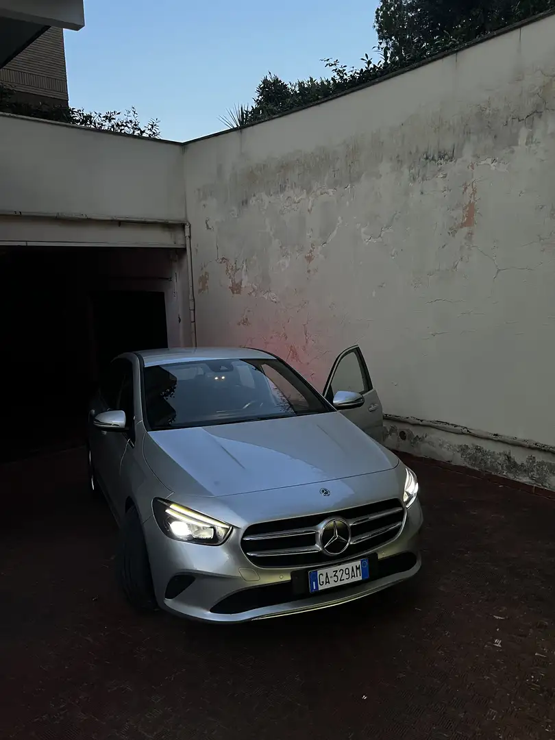Mercedes-Benz B 180 Sport Plus auto, Tagliandi ufficiali,2 treni gomme - 1