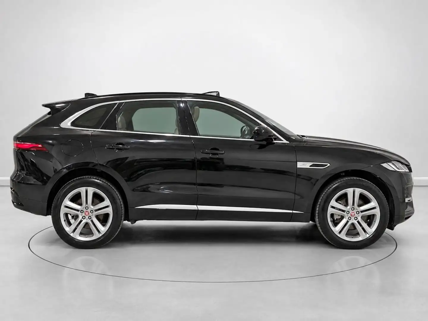 Jaguar F-Pace 2.0D l4 MHEV Standard SE Aut. AWD 163 Negro - 2