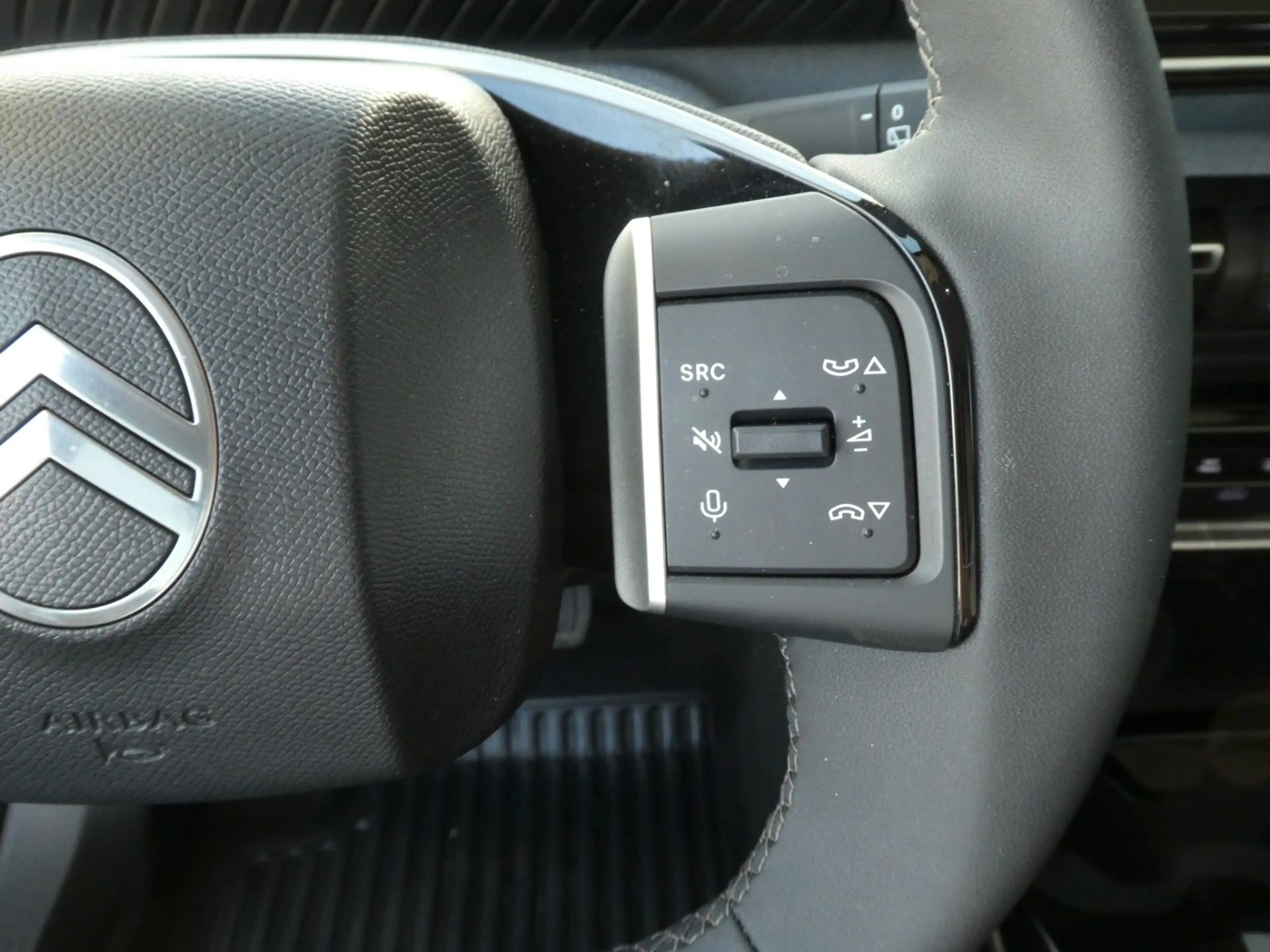 Citroen C3 Aircross ë 54 KW MAX Klima, SHZ, PDC, Kamera — photo 15
