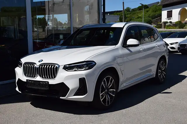 BMW X3 view 2