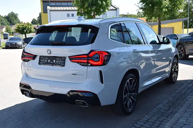 BMW X3 view 3