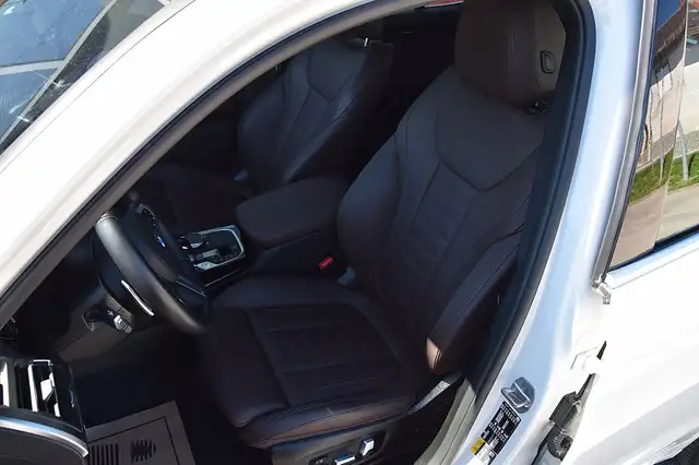 BMW X3 view 6