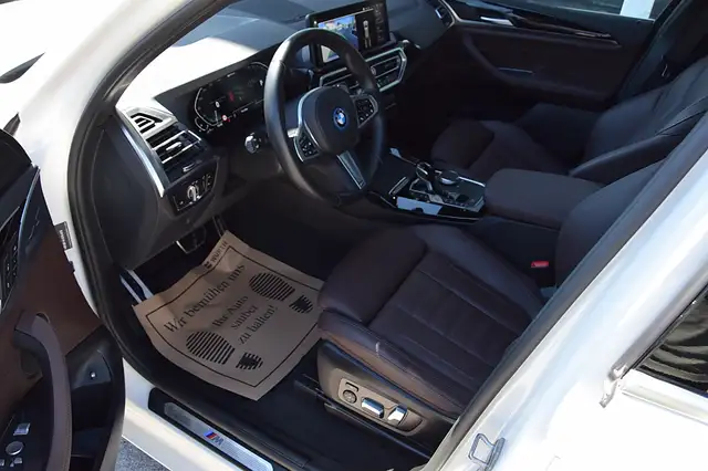 BMW X3 view 4