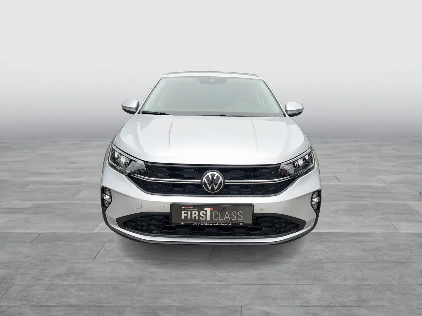 Volkswagen Taigo 4Me TSI Silber - 2