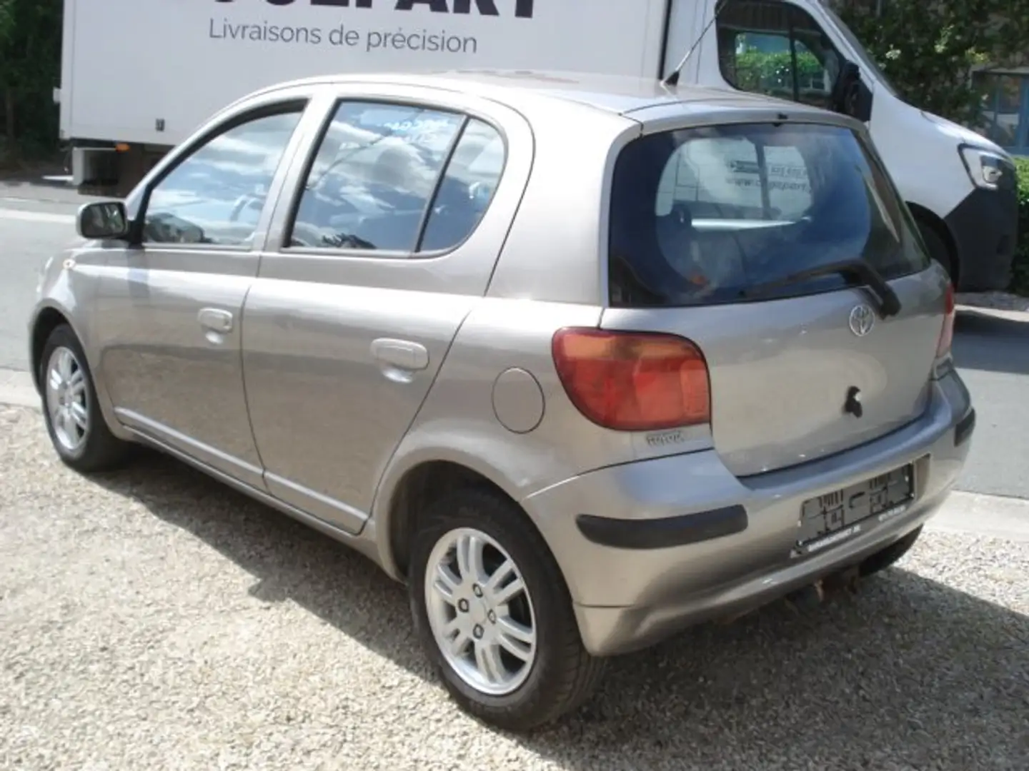Toyota Yaris 1.0i VVT-i 16v Linea Luna Marrone - 2