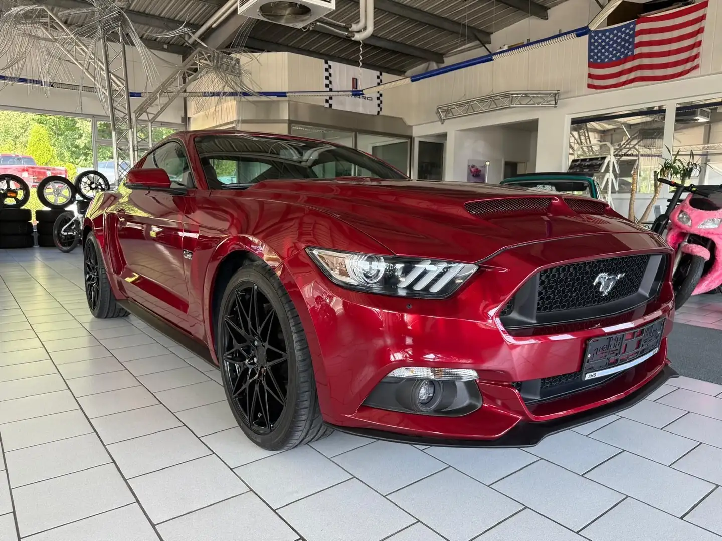 Ford Mustang 5.0 V8 GT Performance Navi Schalt LPG Rot - 1