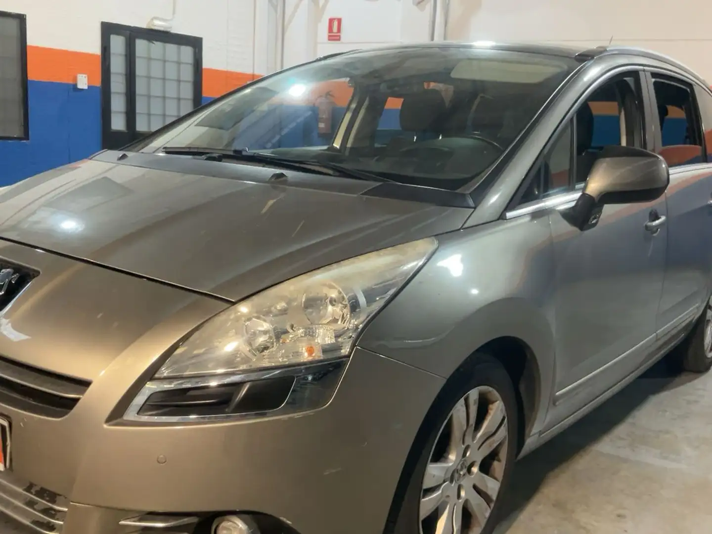 Peugeot 5008 5008 1.6 HDi 112ch FAP BVM6 Access 7pl Gris - 2