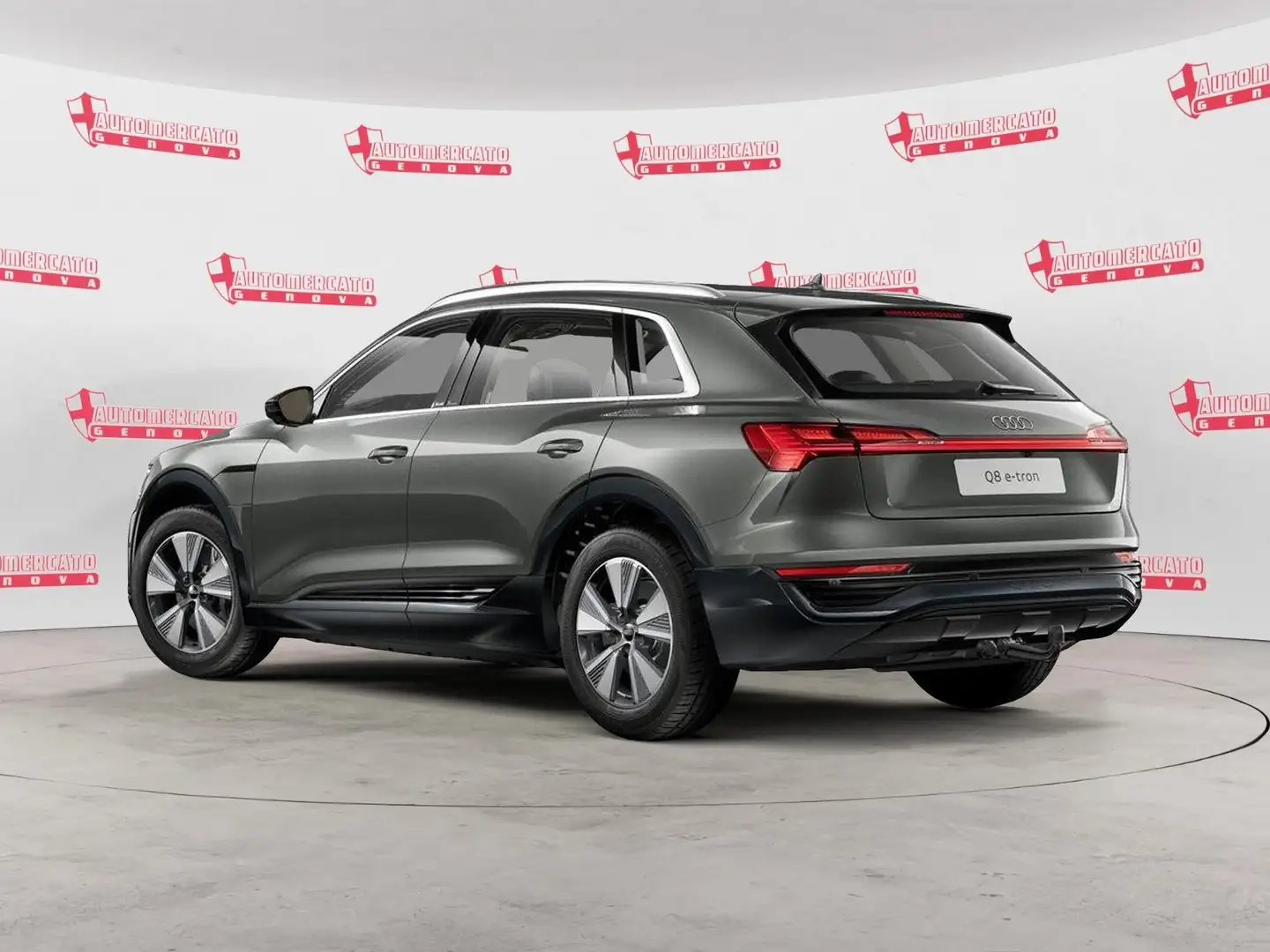 Audi Q8 e-tron 50 quattro Business Advanced Grigio - 2