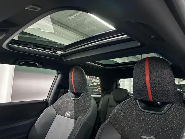 Mini Hatch view 9