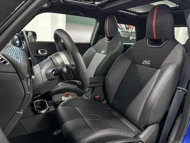 Mini Hatch view 8