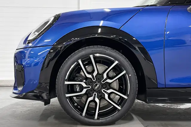 Mini Hatch view 4